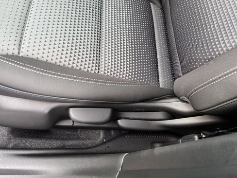 New 2026 Chevrolet Trax LT w/ Sunroof Package image 7