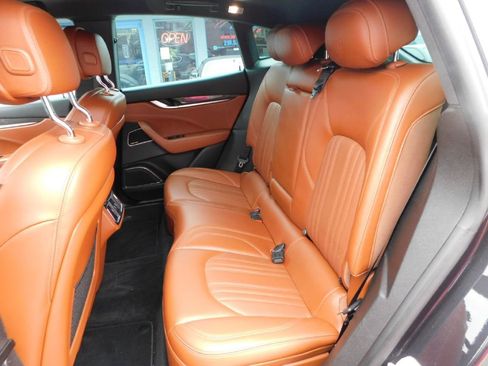 Used 2017 Maserati Levante w/ Luxury Package image 27