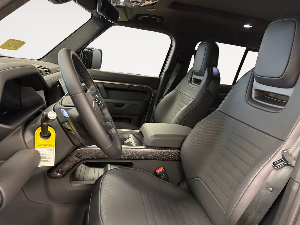 New 2026 Land Rover Defender 110 OCTA AWD/4WD image 9