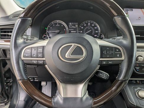 Used 2016 Lexus ES 350 w/ Luxury Package w/Wood Trim FWD image 10