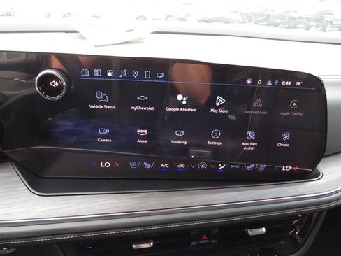 New 2025 Chevrolet Suburban Premier image 23