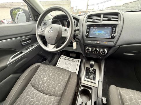 Used 2021 Mitsubishi Outlander Sport ES FWD image 3