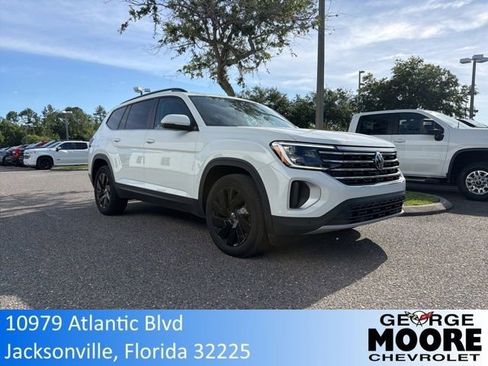 Used 2025 Volkswagen Atlas SE AWD/4WD image 1