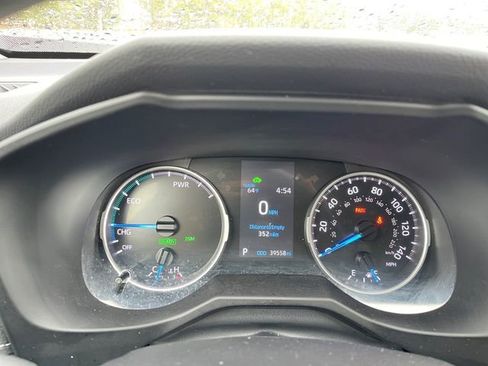 Used 2022 Toyota RAV4 XLE image 23