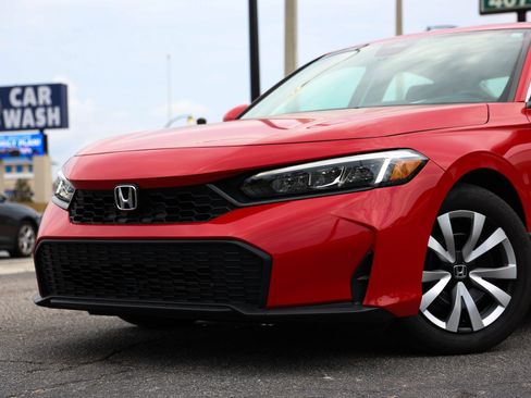 Used 2025 Honda Civic LX image 27