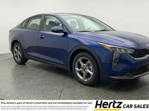 Used 2025 Kia K4 LXS image 1