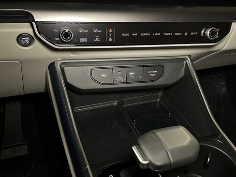 New 2025 Kia Carnival SX image 28