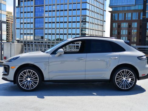 Used 2026 Porsche Macan image 2
