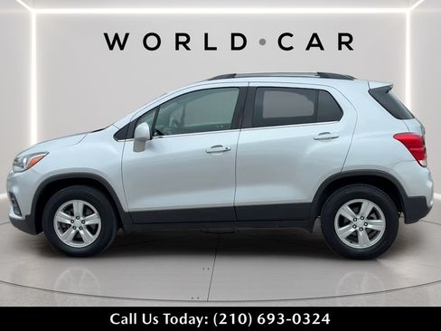 Used 2020 Chevrolet Trax LT AWD/4WD image 4