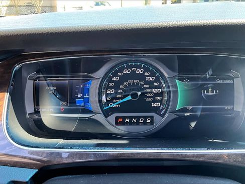 Used 2015 Ford Taurus Limited FWD image 25