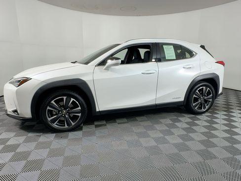 Used 2021 Lexus UX 250h w/ Premium Package image 2