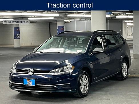 Used 2018 Volkswagen Golf S image 4