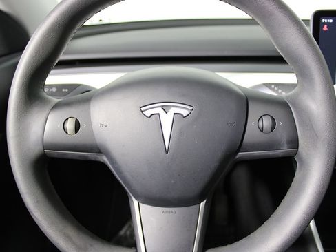 Used 2020 Tesla Model Y Long Range image 12