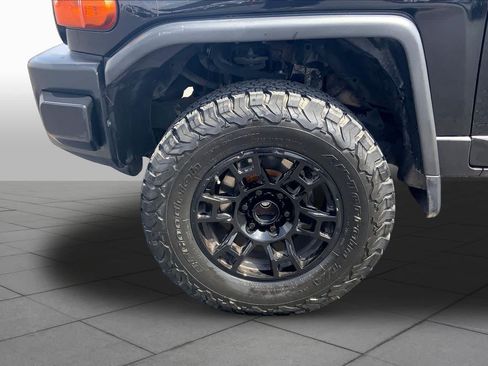 Used 2012 Toyota FJ Cruiser 2WD w/ Upgrade Pkg image 9