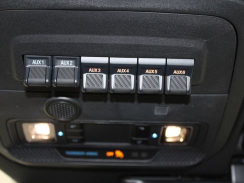 New 2025 Ford Bronco Badlands image 49