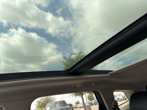 Used 2023 Kia Sportage SX image 12