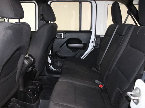 Used 2018 Jeep Wrangler Unlimited Sport S AWD/4WD image 17