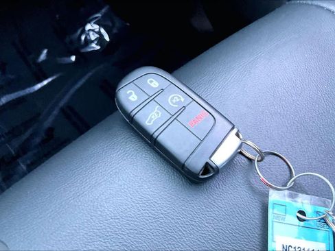 Used 2022 Dodge Durango GT image 13