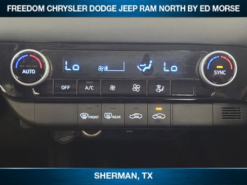 Used 2024 Hyundai Elantra SEL image 13