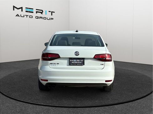 Used 2018 Volkswagen Jetta SE FWD image 8