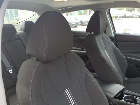 New 2025 Hyundai Elantra SEL image 20