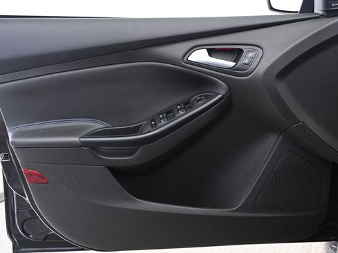 Used 2016 Ford Focus RS image 26