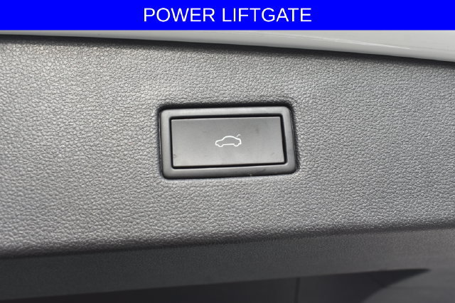 Used 2024 Volkswagen Tiguan SE R-Line AWD/4WD image 8