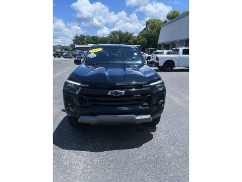 Used 2023 Chevrolet Colorado Z71 w/ Z71 Convenience Package 2 AWD/4WD image 4