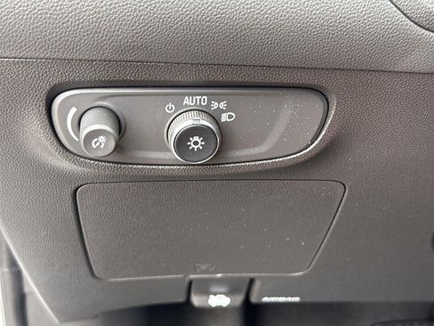 Used 2025 Buick Encore GX Preferred FWD image 16