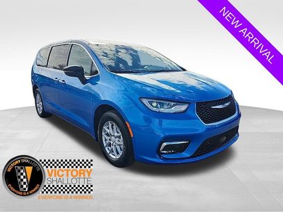 New 2026 Chrysler Pacifica Select