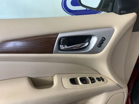 Used 2020 Nissan Pathfinder Platinum w/ Cargo Package FWD image 15