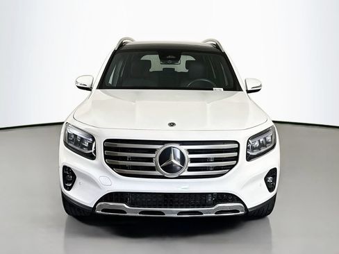 Used 2025 Mercedes-Benz GLB 250 image 2