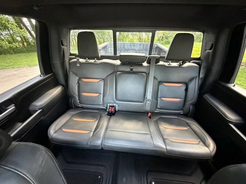Used 2021 GMC Sierra 2500 AT4 w/ AT4 Premium Plus Package AWD/4WD image 37