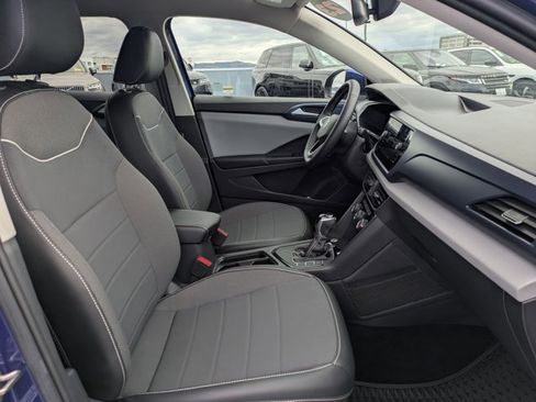 Used 2023 Volkswagen Taos SE w/ Black Wheel Package FWD image 19