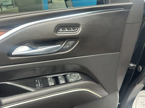 Used 2021 Cadillac Escalade Premium Luxury image 19