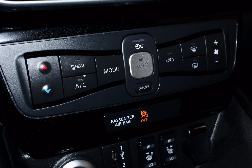 Certified 2024 Nissan Leaf SV Plus FWD image 31