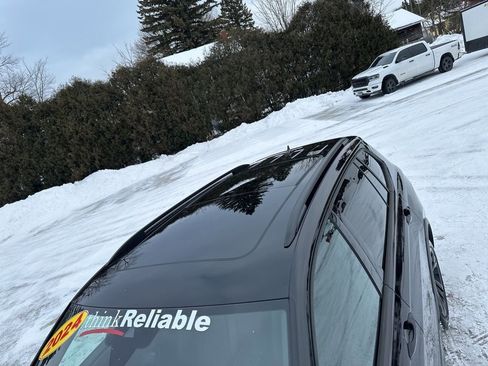 Used 2024 Volkswagen Tiguan SE R-Line image 12