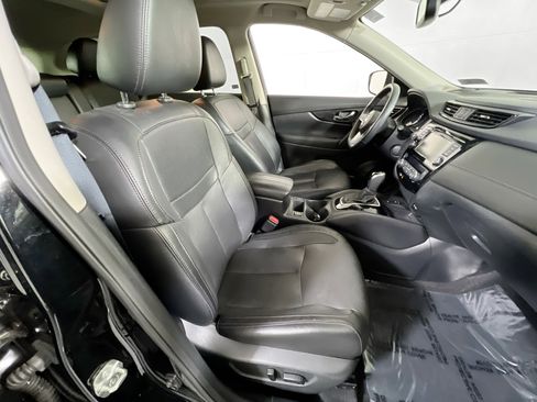 Used 2020 Nissan Rogue SL w/ Premium Package image 28