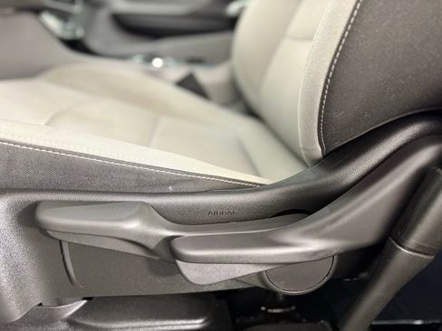 Used 2022 GMC Terrain SLE FWD image 14