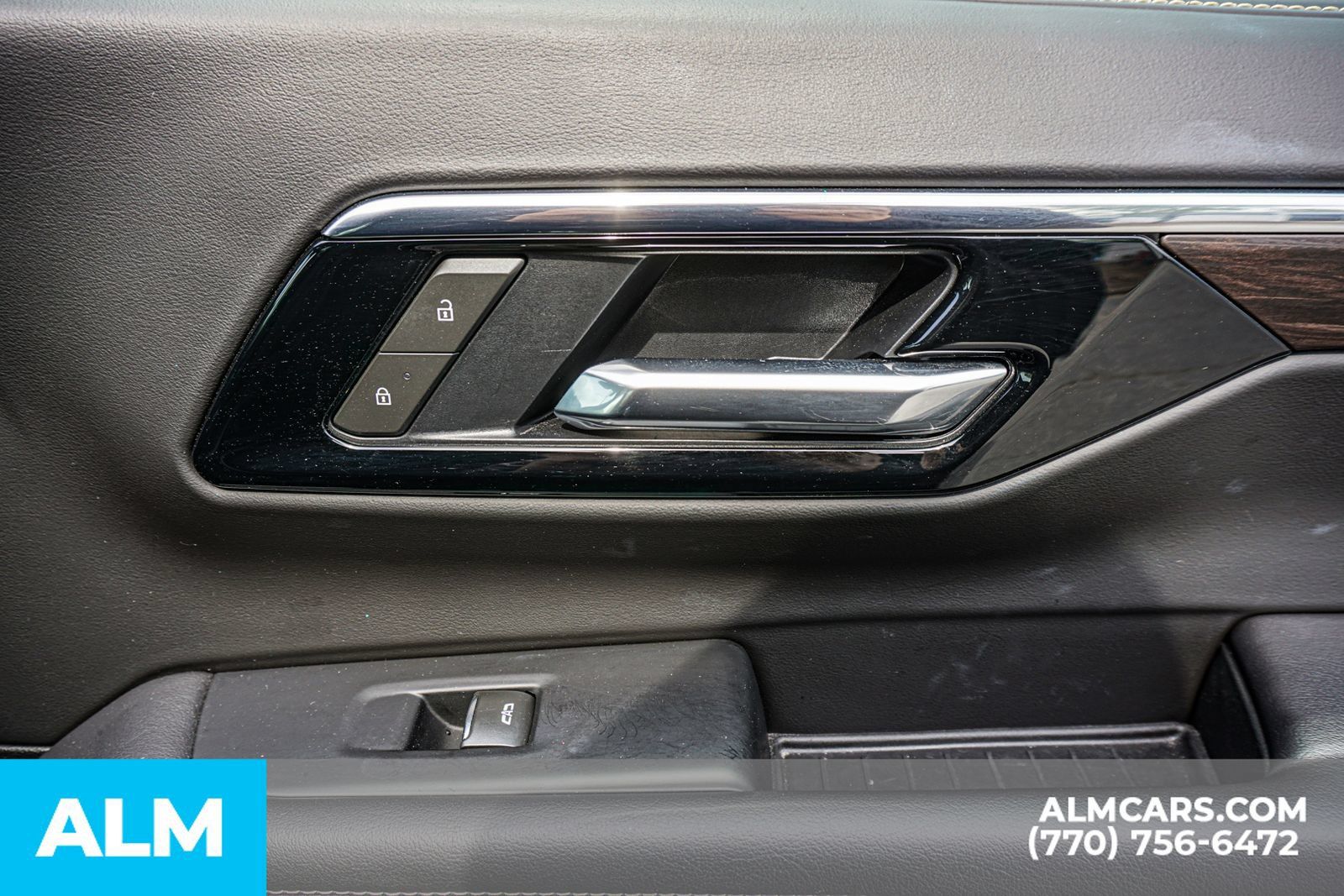 Used 2025 Chevrolet Suburban Premier AWD/4WD image 48