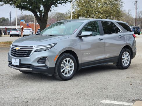 Certified 2024 Chevrolet Equinox LT image 2