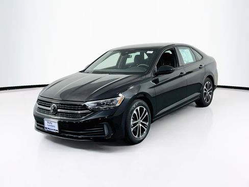 Used 2024 Volkswagen Jetta Sport image 1