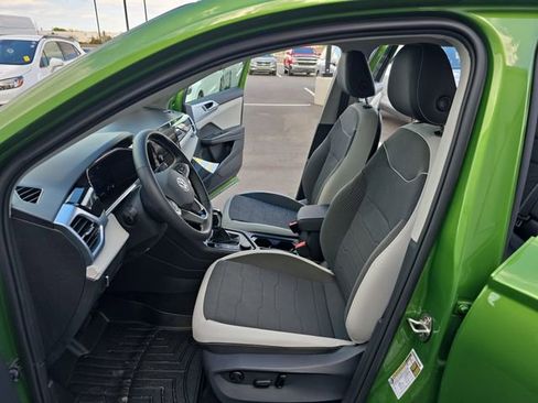 New 2026 Volkswagen Taos SE AWD/4WD image 12