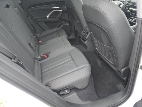 New 2025 Audi Q5 Premium image 18