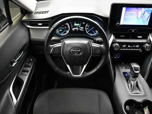 Used 2024 Toyota Venza LE AWD/4WD image 26