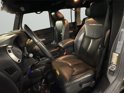 Used 2017 Jeep Wrangler Unlimited Rubicon w/ Connectivity Group image 9