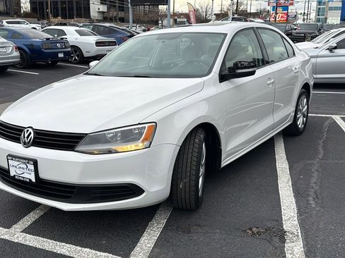 Used 2011 Volkswagen Jetta SE image 7