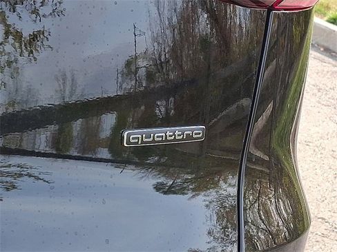 New 2025 Audi Q5 Premium Plus image 24