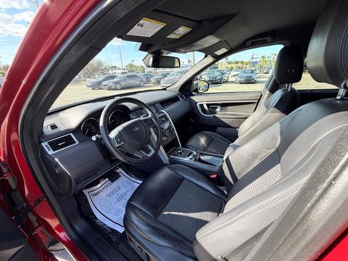 Used 2018 Land Rover Discovery Sport SE image 13