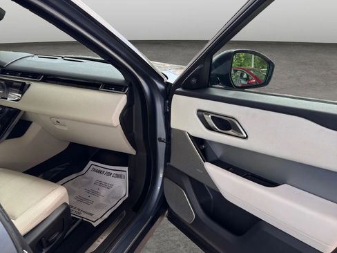 Used 2019 Land Rover Range Rover Velar R-Dynamic SE AWD/4WD image 19